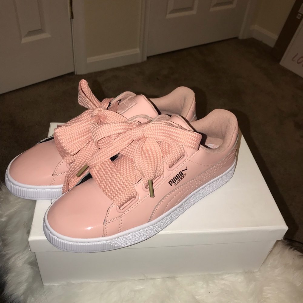 Blush pumas